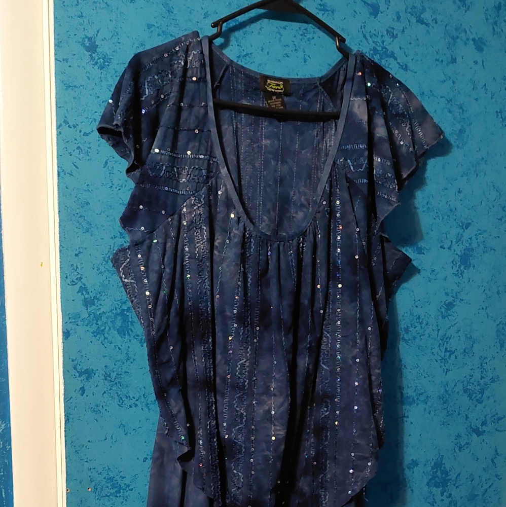 Dressy blue shirt with sequins